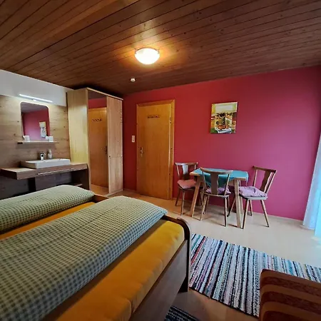 Schragl By Interhome גינזלינג